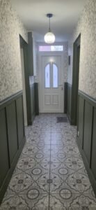 carrelage de sol dans une entrée rénovée